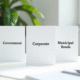 Documents obligations gouvernementales sur un bureau lumineux